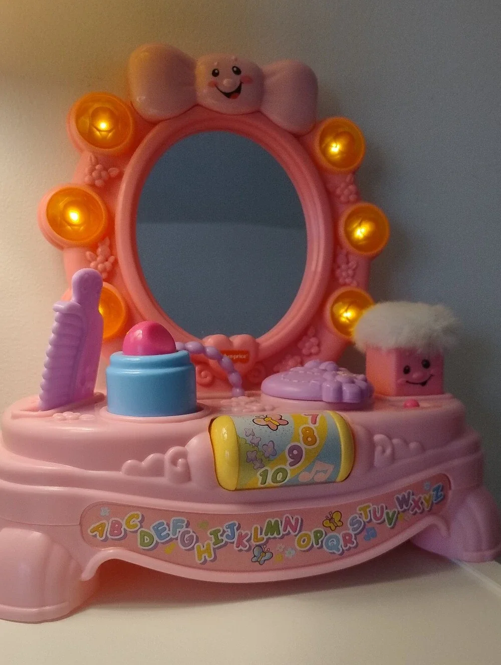 Fisher Price Laugh & Learn Magical Musical Mirror vanity Set - infant to toddler